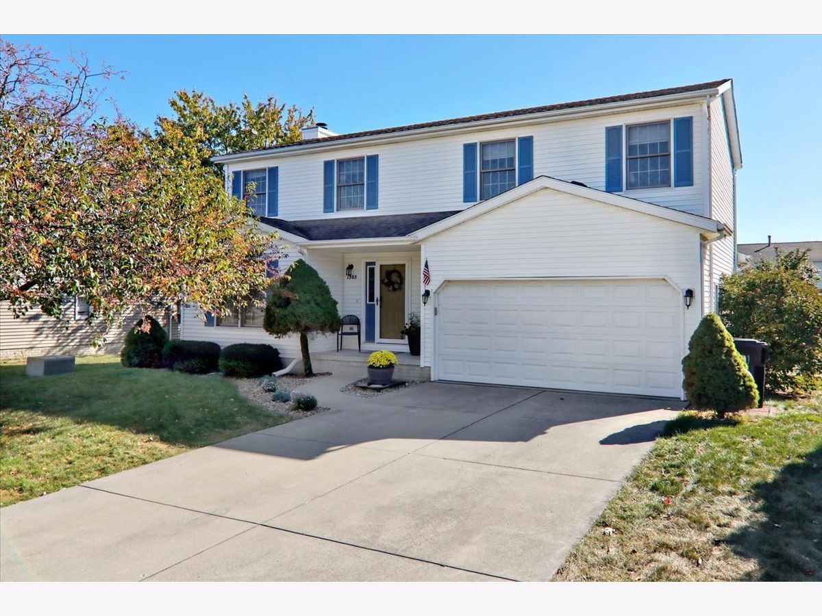 Homes & Condos & Townhomes Sold Tramore Normal Illinois, 1305 Lismore