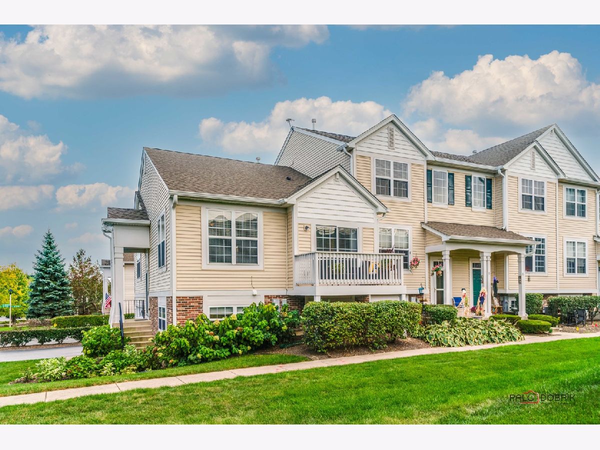Townhomes Sold Terra Springs Volo Illinois, 101 Terra Springs