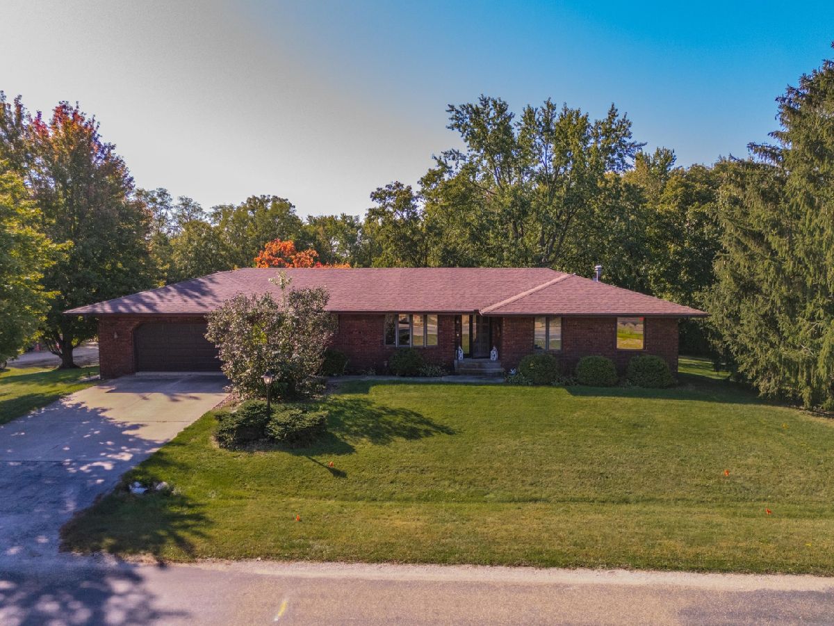 Homes & Condos & Townhomes Sold Brentwood Bloomington Illinois, 19137 Briar