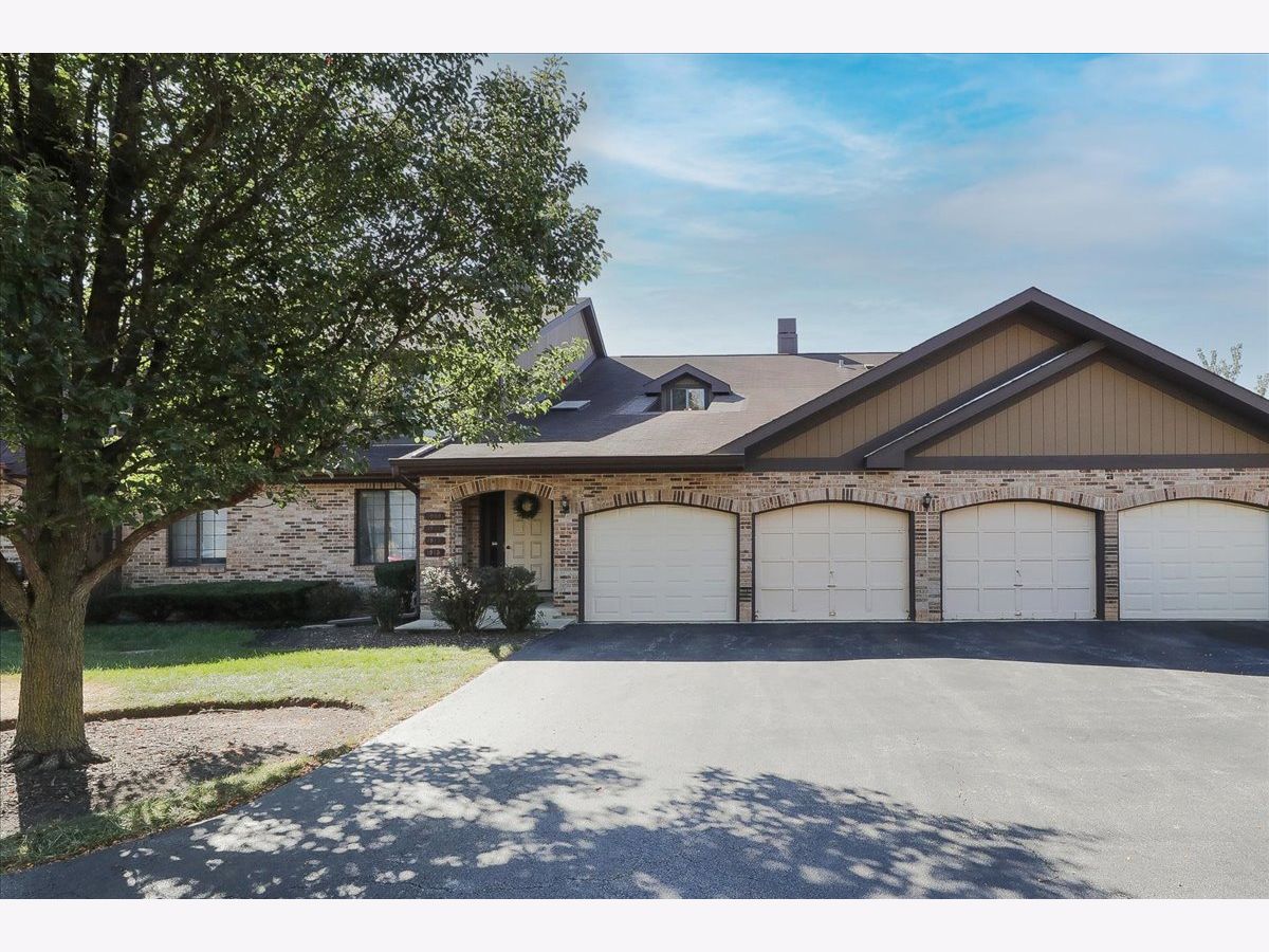 Townhomes & Condos & Homes Sold Villa Olivia Bartlett Illinois, 1915 Golf View