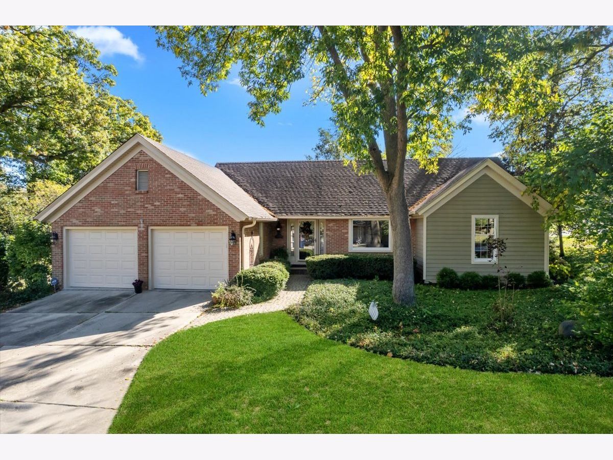 Townhomes & Condos & Homes Sold River Bend Naperville Illinois, 1020 Dockside