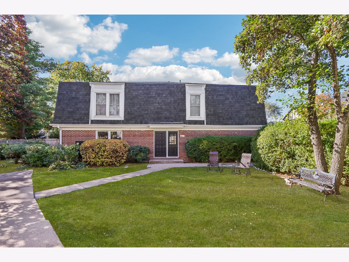 Condos & Townhomes Sold Cambridge Square Libertyville Illinois, 831 A Garfield