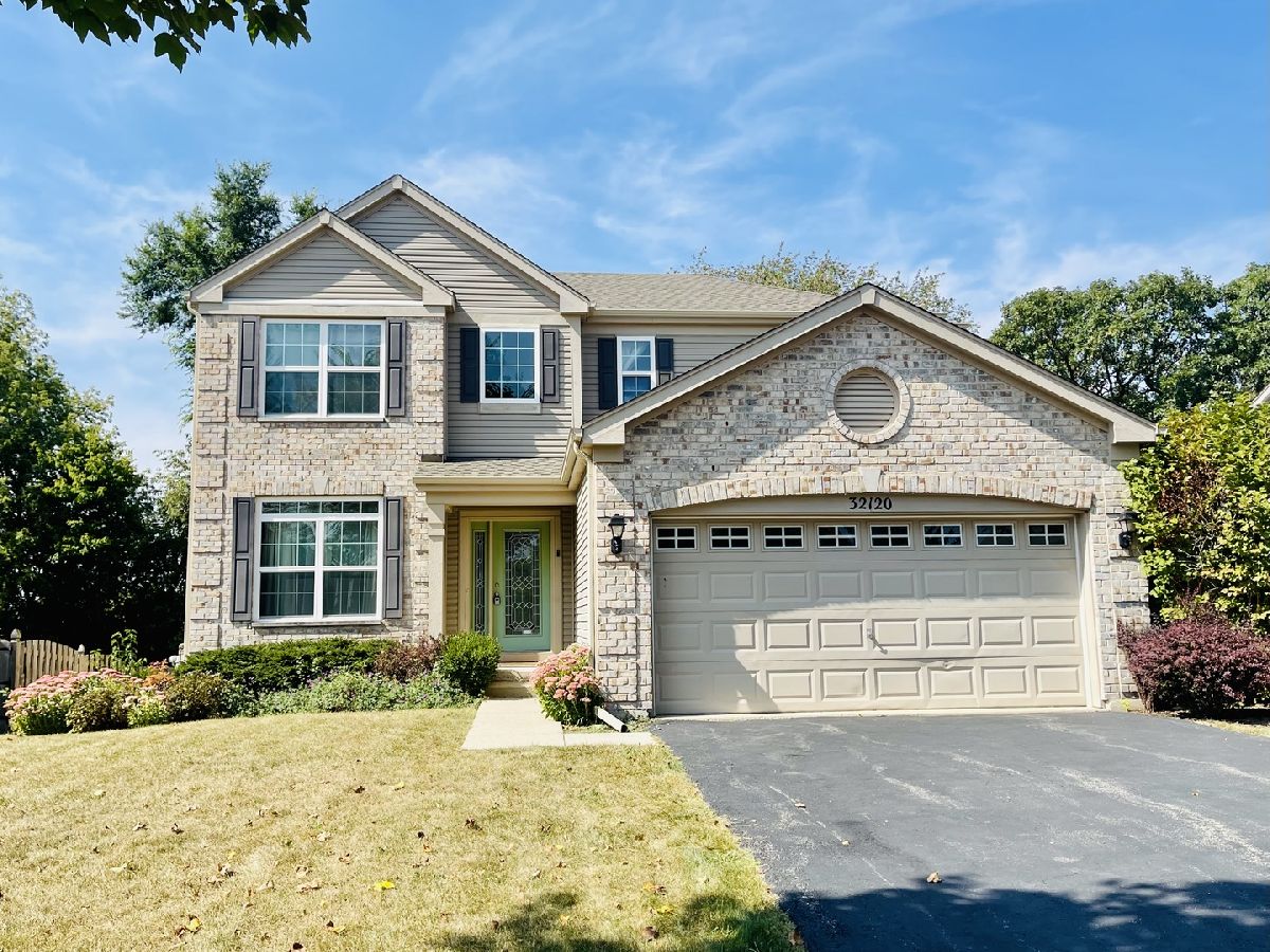 Townhomes & Homes Sold Rockwell Place Lakemoor Illinois, 32120 Great Plaines