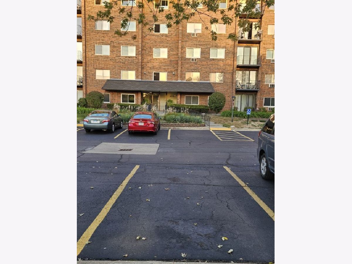 Condominiums & Homes Sold St Joseph Creek Lisle Illinois, 4711 Saint Joseph Creek