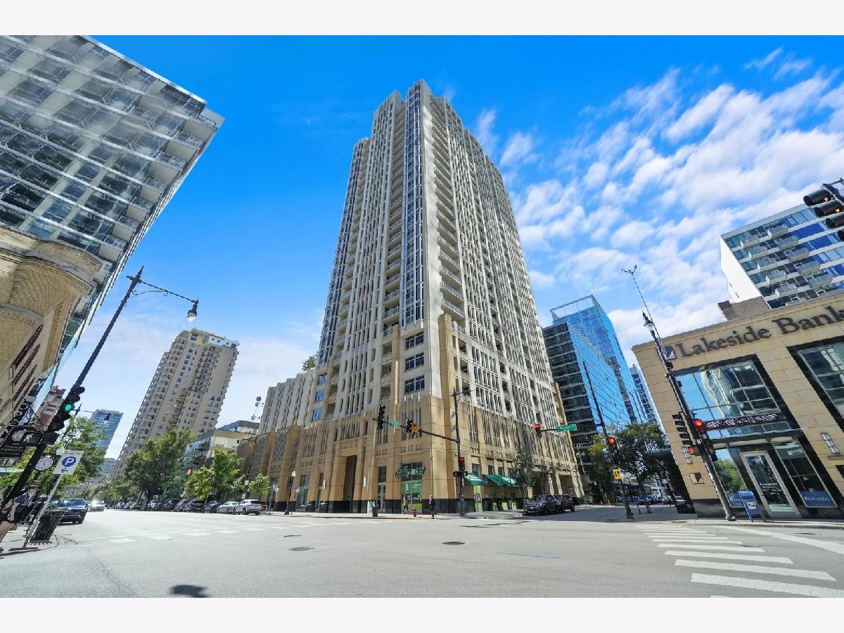 Condominiums Rented Michigan Avenue Towers Chicago Illinois, 1400 Michigan