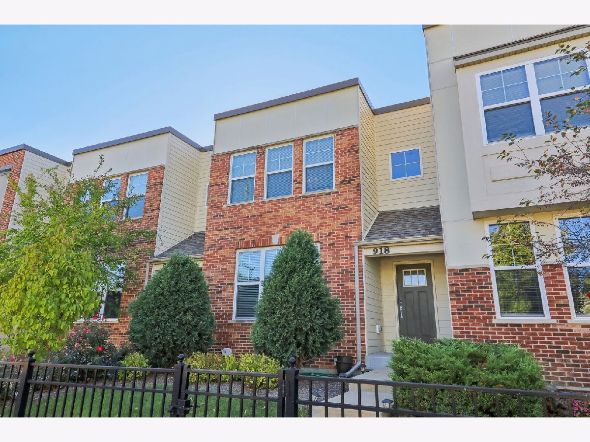 Townhomes Sold Union Square Aurora Illinois, 918 Station