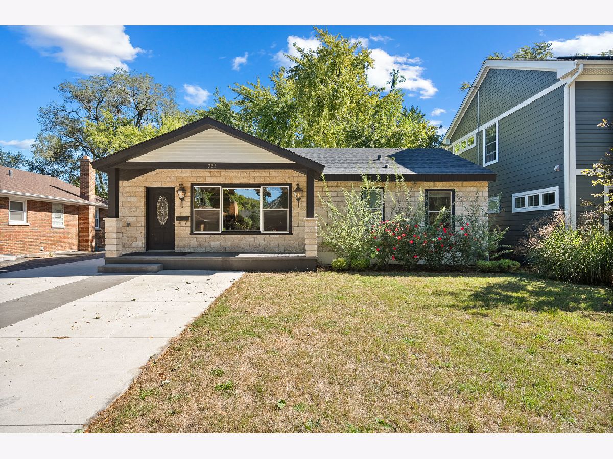 Homes & Condos & Townhomes Sold Pioneer Park Arlington Heights Illinois, 733 Chestnut
