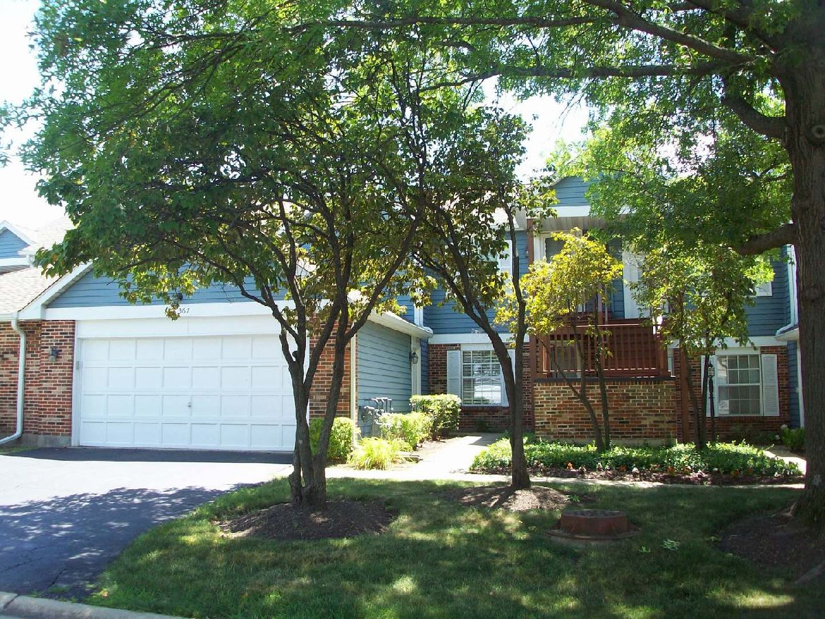 Condos & Townhomes Rented Butterfield Manor Glen Ellyn Illinois, 367 Pembroke