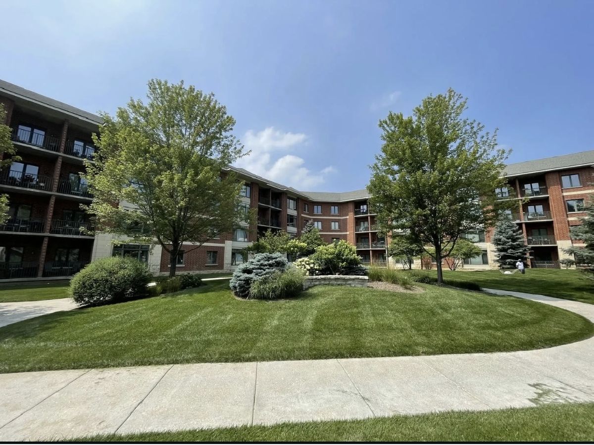 Condominiums Sold Fountain Square Lombard Illinois, 855 22nd