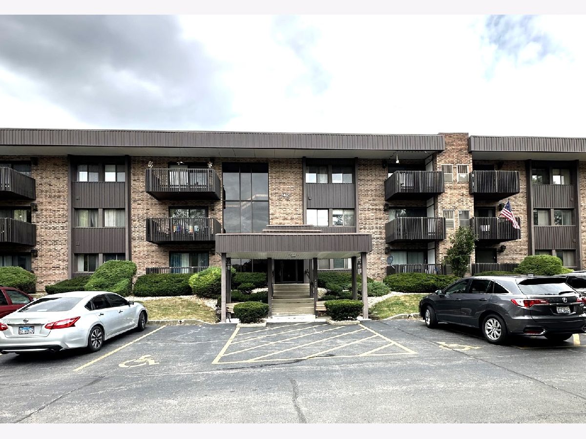Condominiums Sold Woodlawn Terrace Joliet Illinois, 1421 Woodbridge