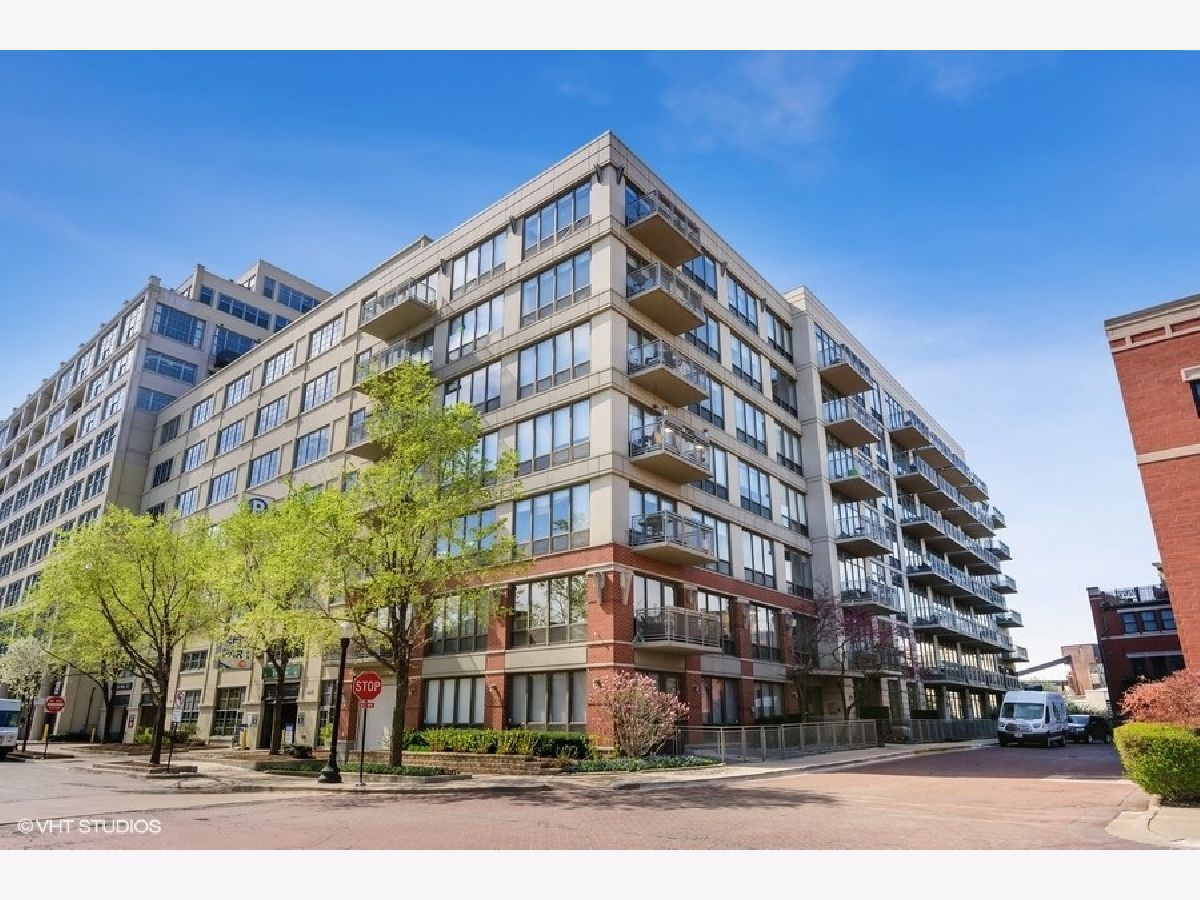 Townhomes & Condos Sold River Village Chicago Illinois, 1000 Kingsbury