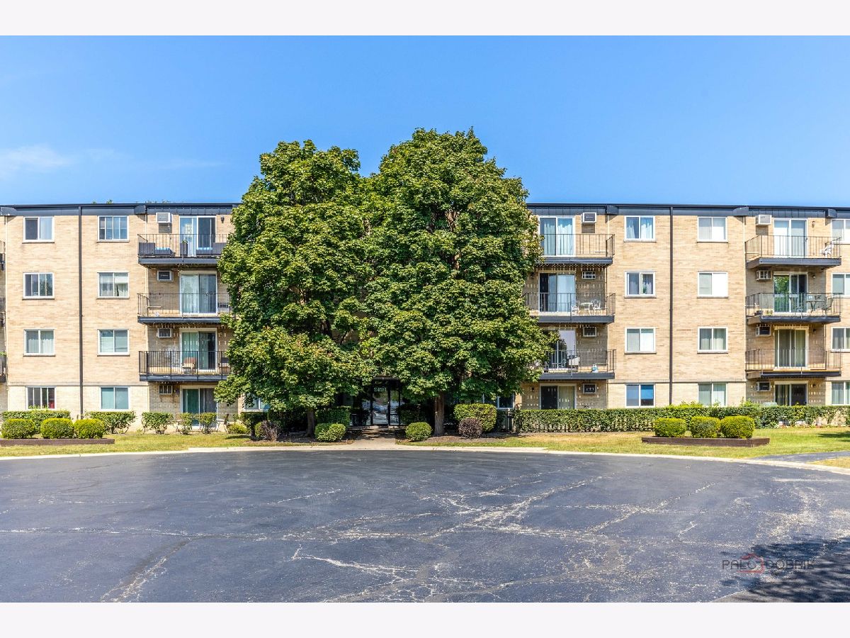 Condominiums Sold Brandenberry Park Arlington Heights Illinois, 2420 Brandenberry