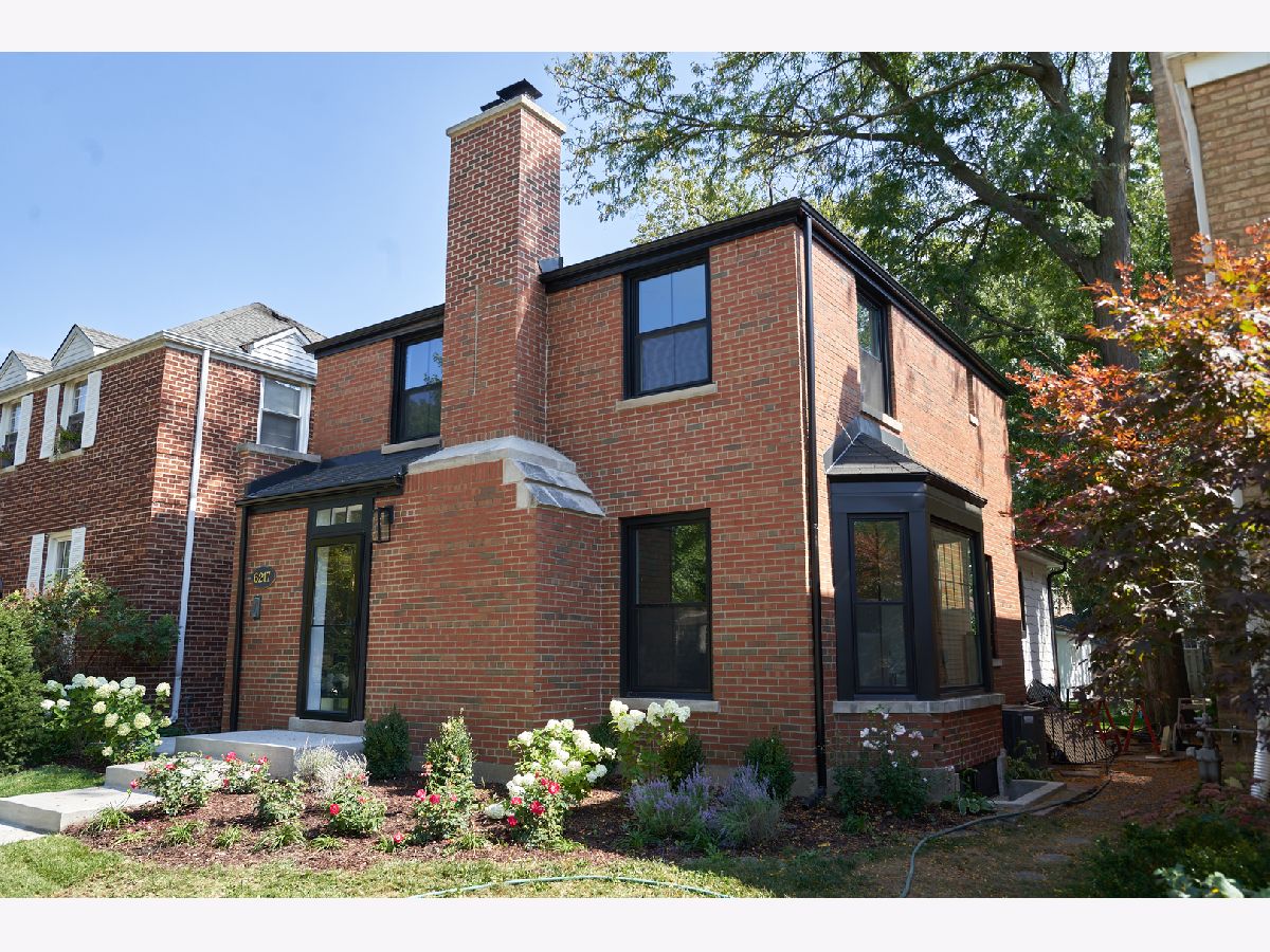 Homes & Condominiums Rented Edgebrook Chicago Illinois, 6217 Leona