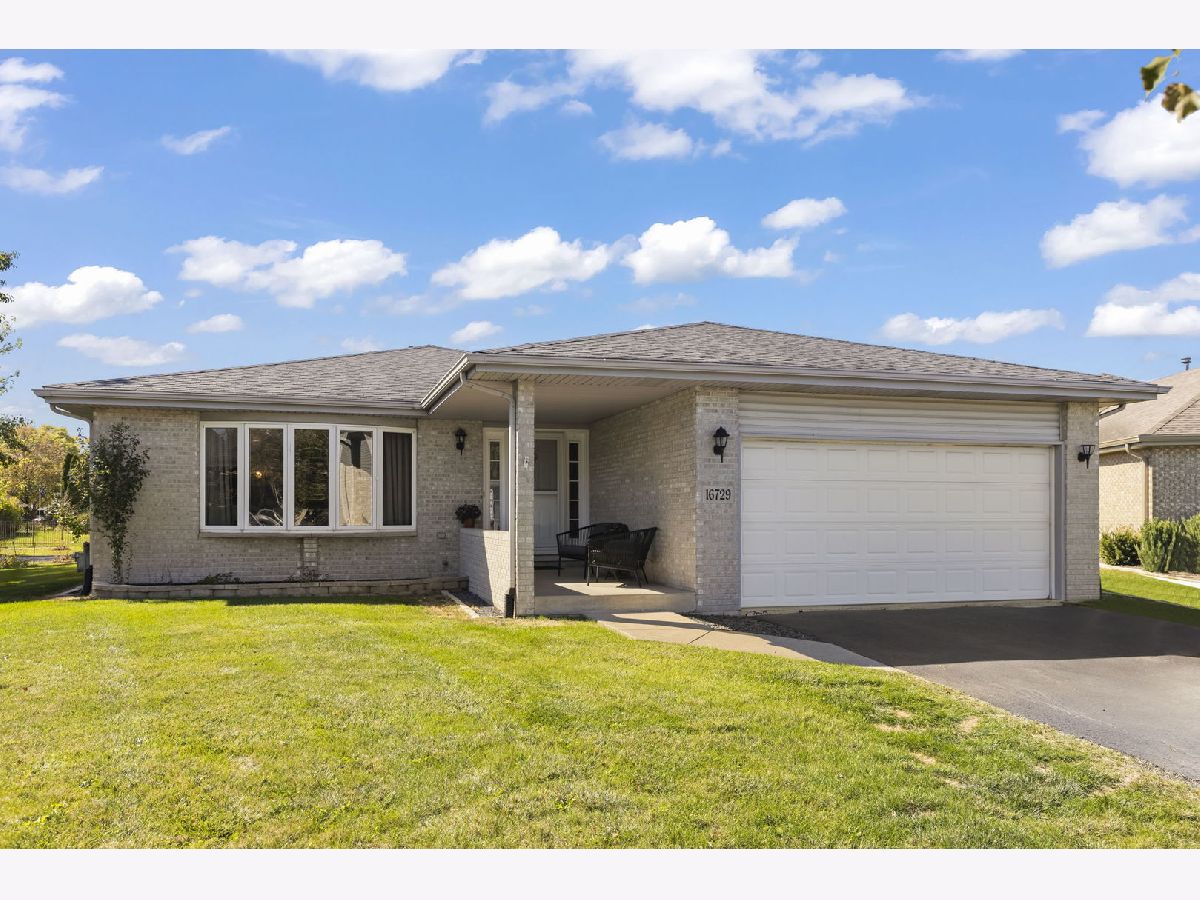 Townhomes & Condos & Homes Sold Broken Arrow Lockport Illinois, 16729 Seneca