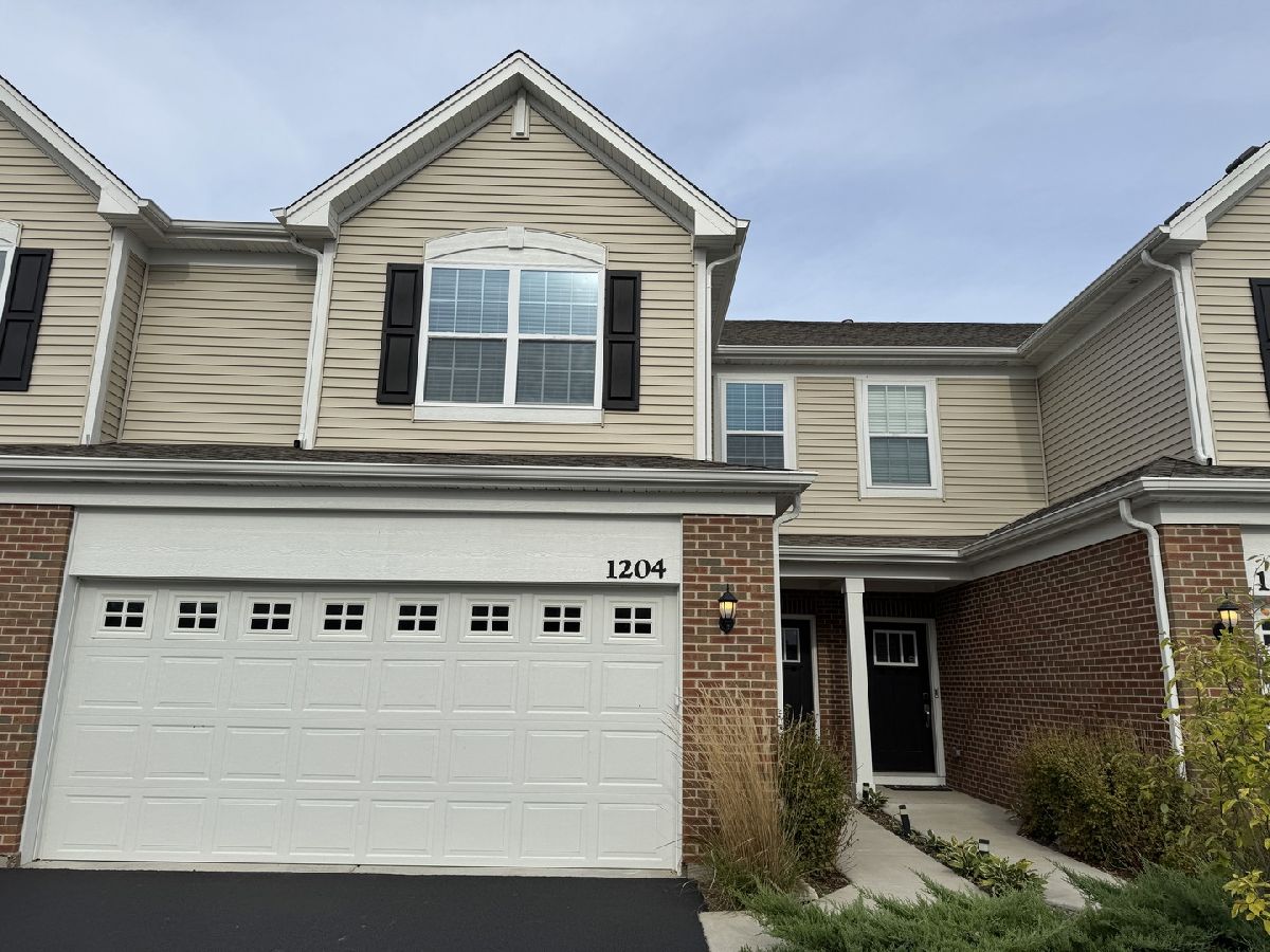 Homes & Townhomes & Condos Sold Legend Lakes Mchenry Illinois, 1204 Draper