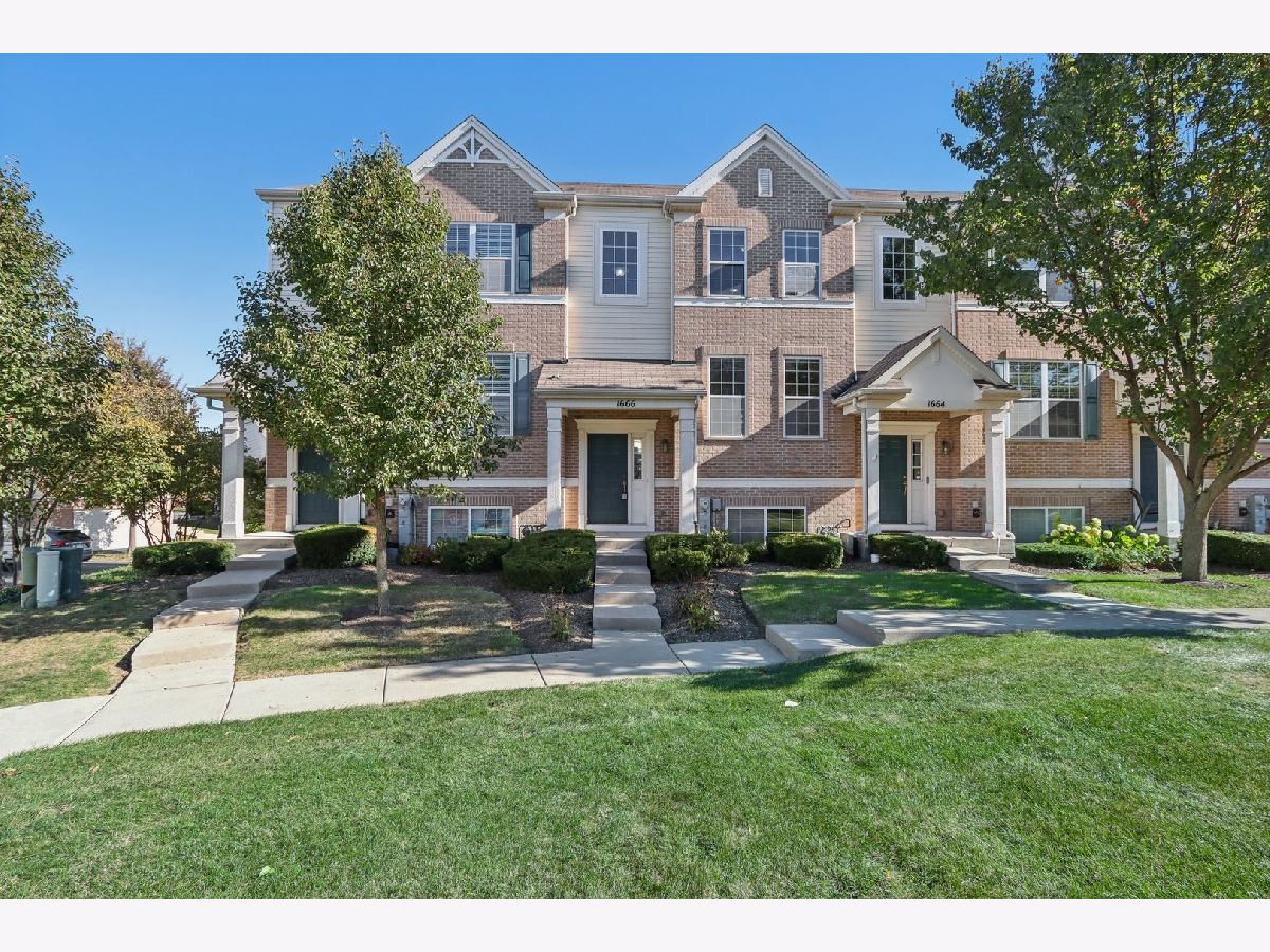 Townhomes Sold Church Street Station Hanover Park Illinois, 1666 Dogwood
