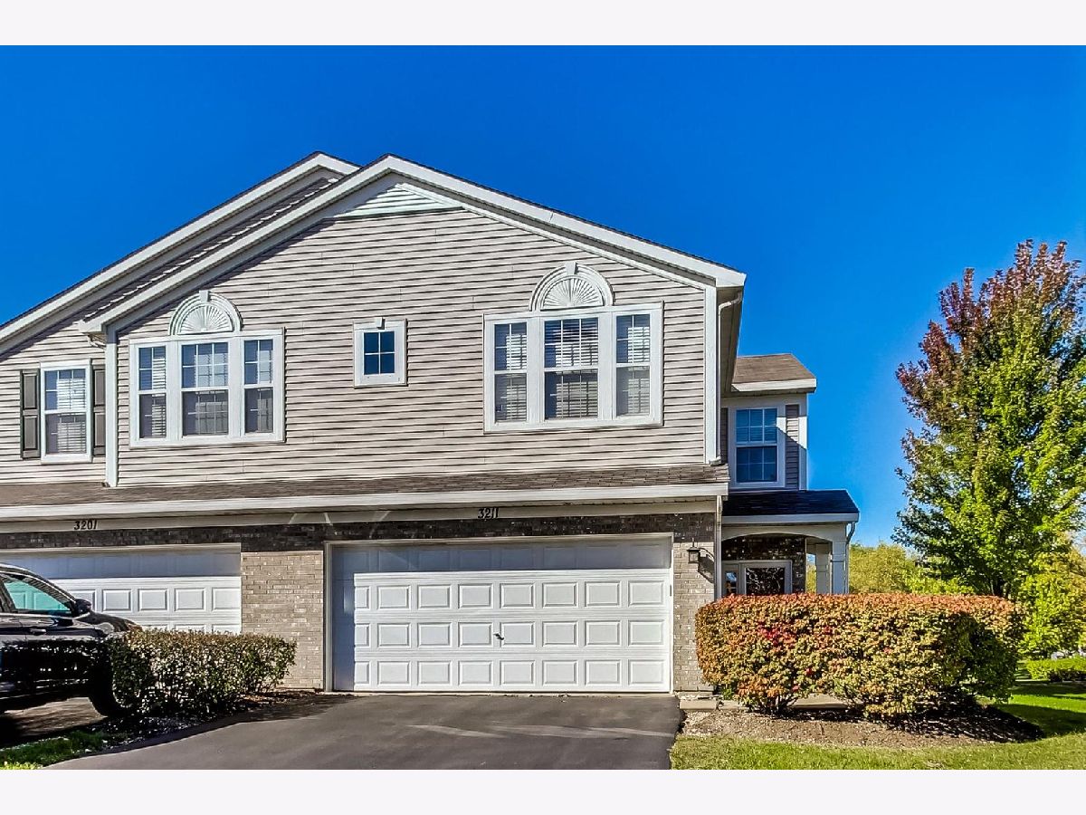 Townhomes & Condos Rented Princeton Crossing Lake In The Hills Illinois, 3211 Ronan