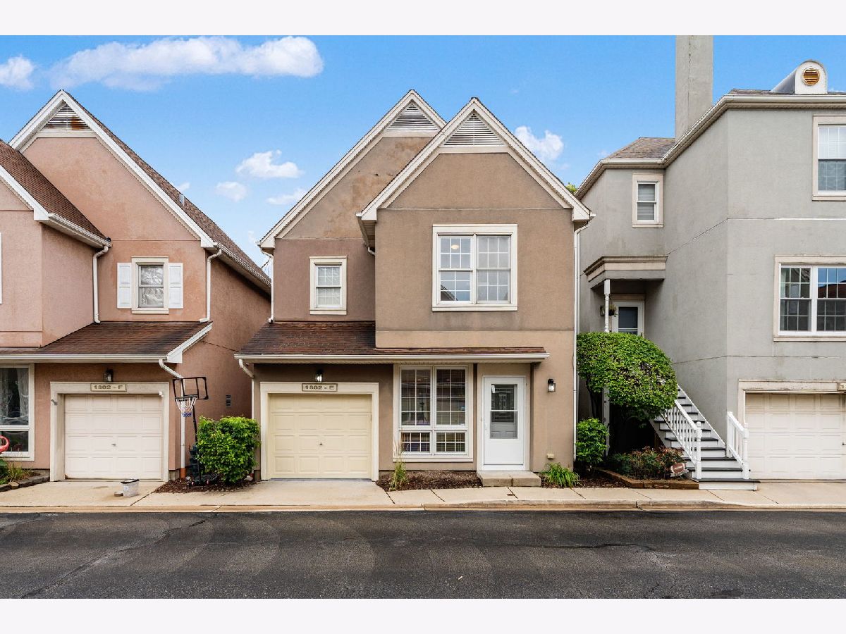 Homes & Townhomes & Condos Sold Picardy Place Chicago Illinois, 1802 Diversey