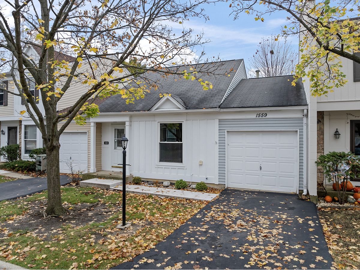 Townhomes Sold Cherrybrook Village Palatine Illinois, 1559 Gatewood
