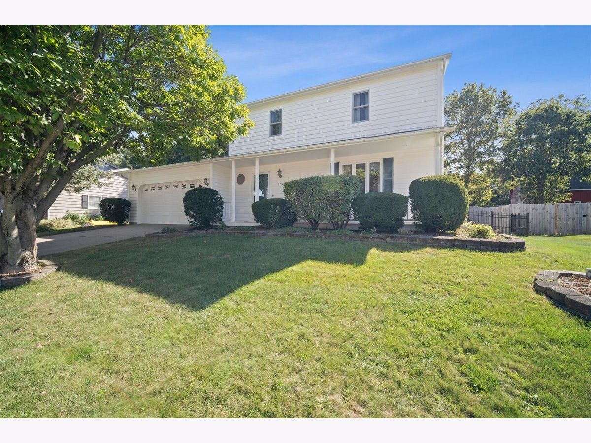 Homes & Condos & Townhomes Sold Laesch Acres Bloomington Illinois, 108 Buttercup