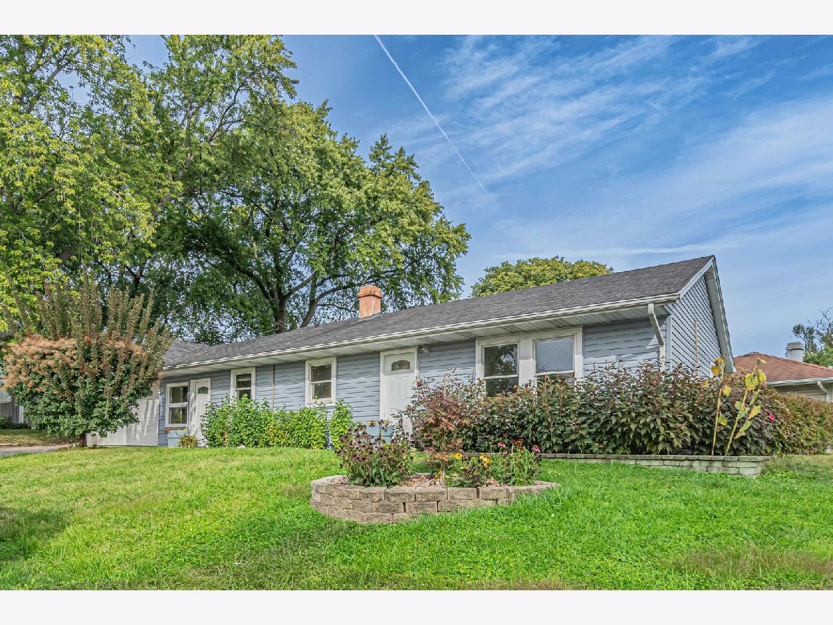 Homes Rented Meadowdale Carpentersville Illinois, 954 Osage