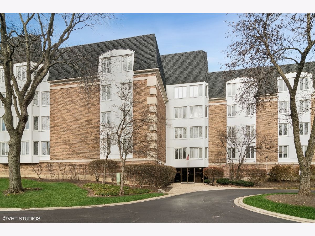 Condominiums Sold Cambridge On The Lake Buffalo Grove Illinois, 225 Lake