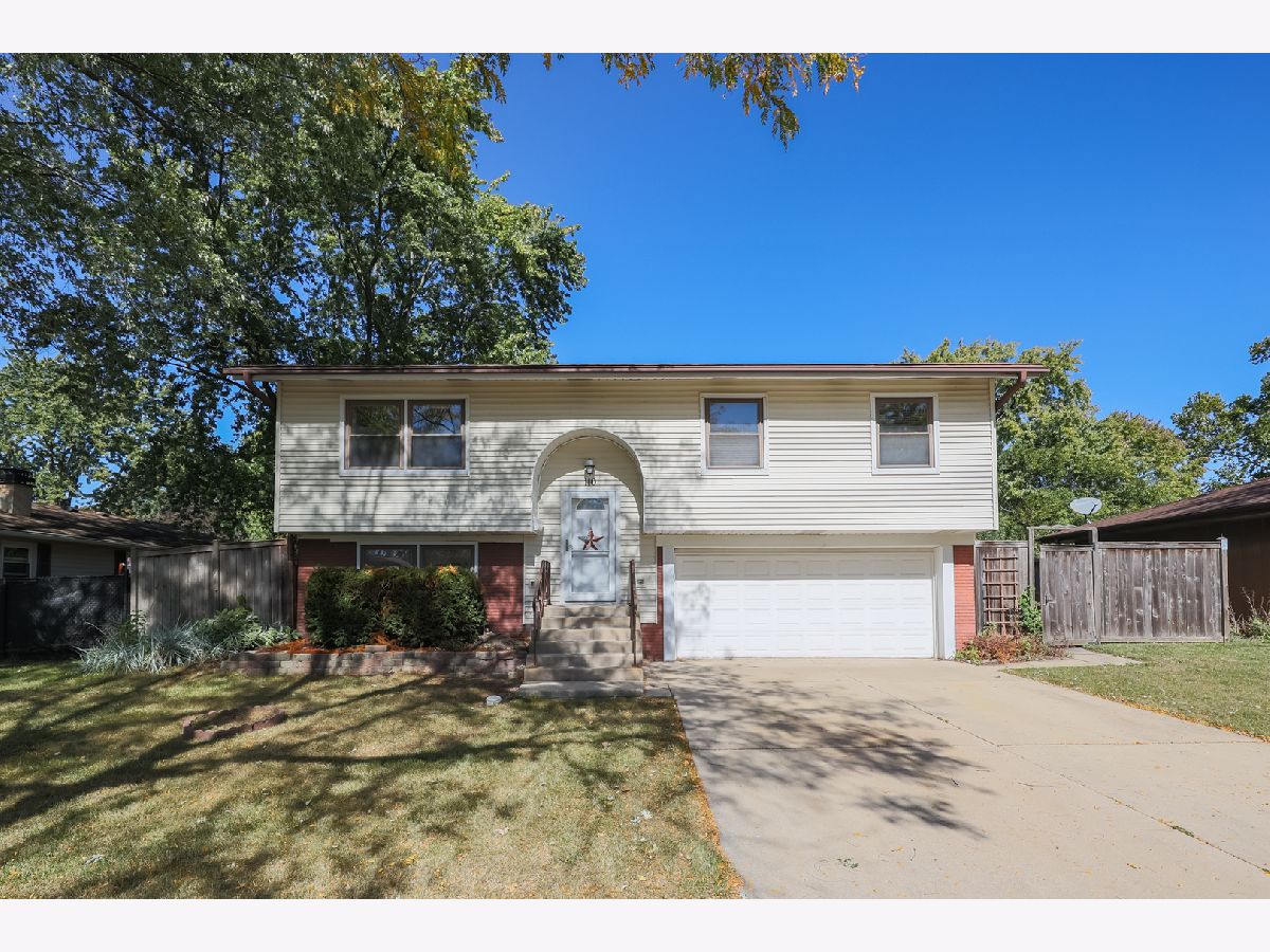 Homes Sold Hilltop Streamwood Illinois, 110 Patricia