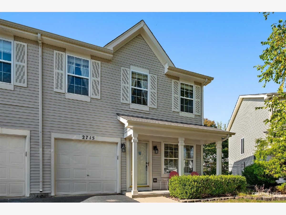 Townhomes & Condos & Homes Sold Woodlake Naperville Illinois, 2715 Cripple Creek