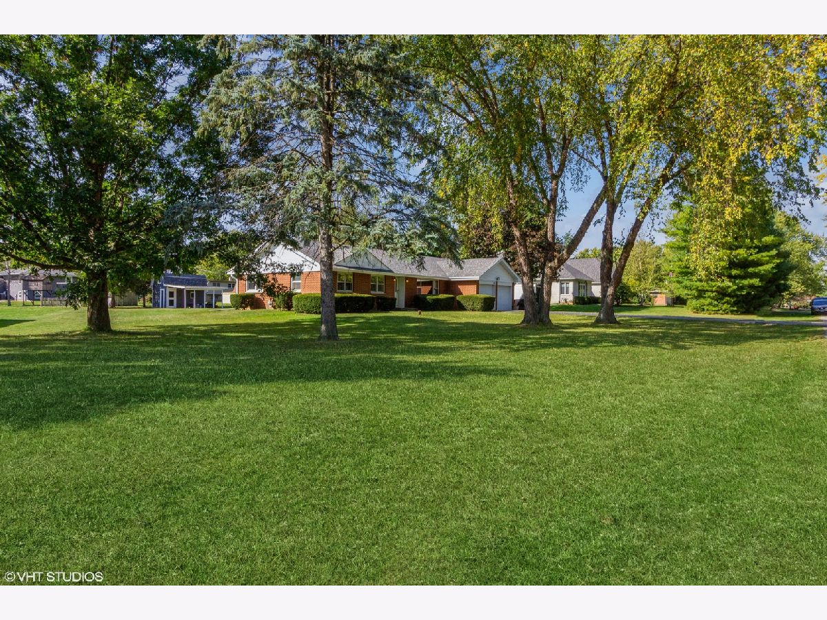 Homes Sold Willowbrook Bristol Illinois, 27 Larkspur