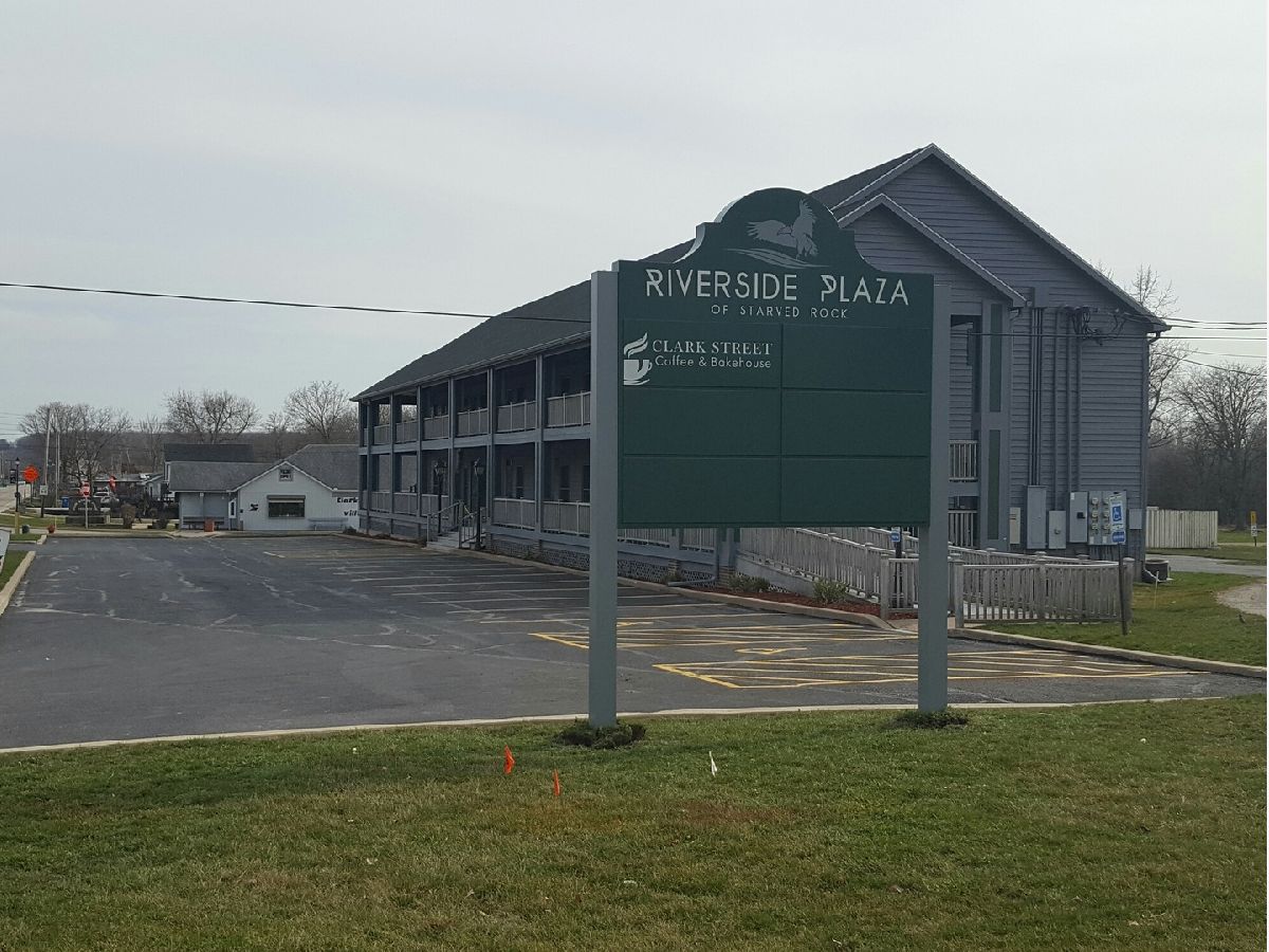  Rented Utica Illinois, 325 Clark