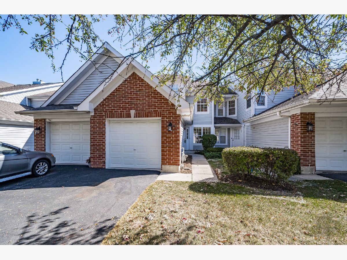 Homes & Condos & Townhomes Sold Brenwood Estates Naperville Illinois, 874 Nelli