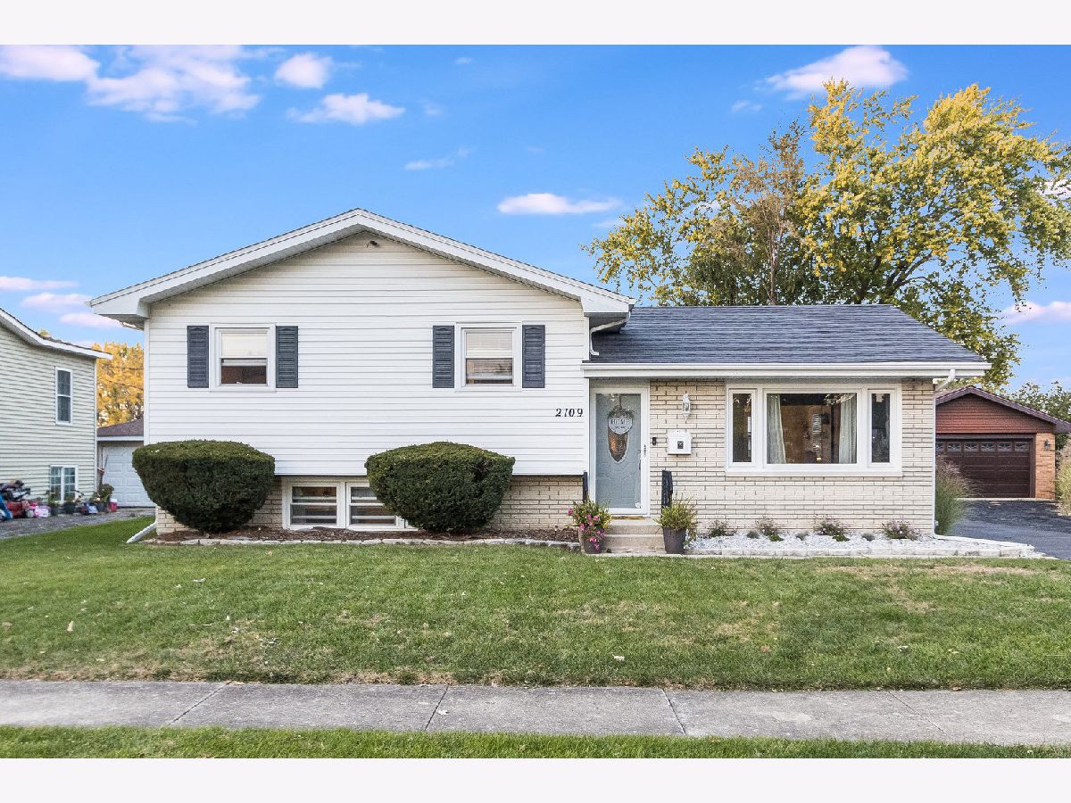 Homes Sold Westfield Joliet Illinois, 2109 Dartmoor