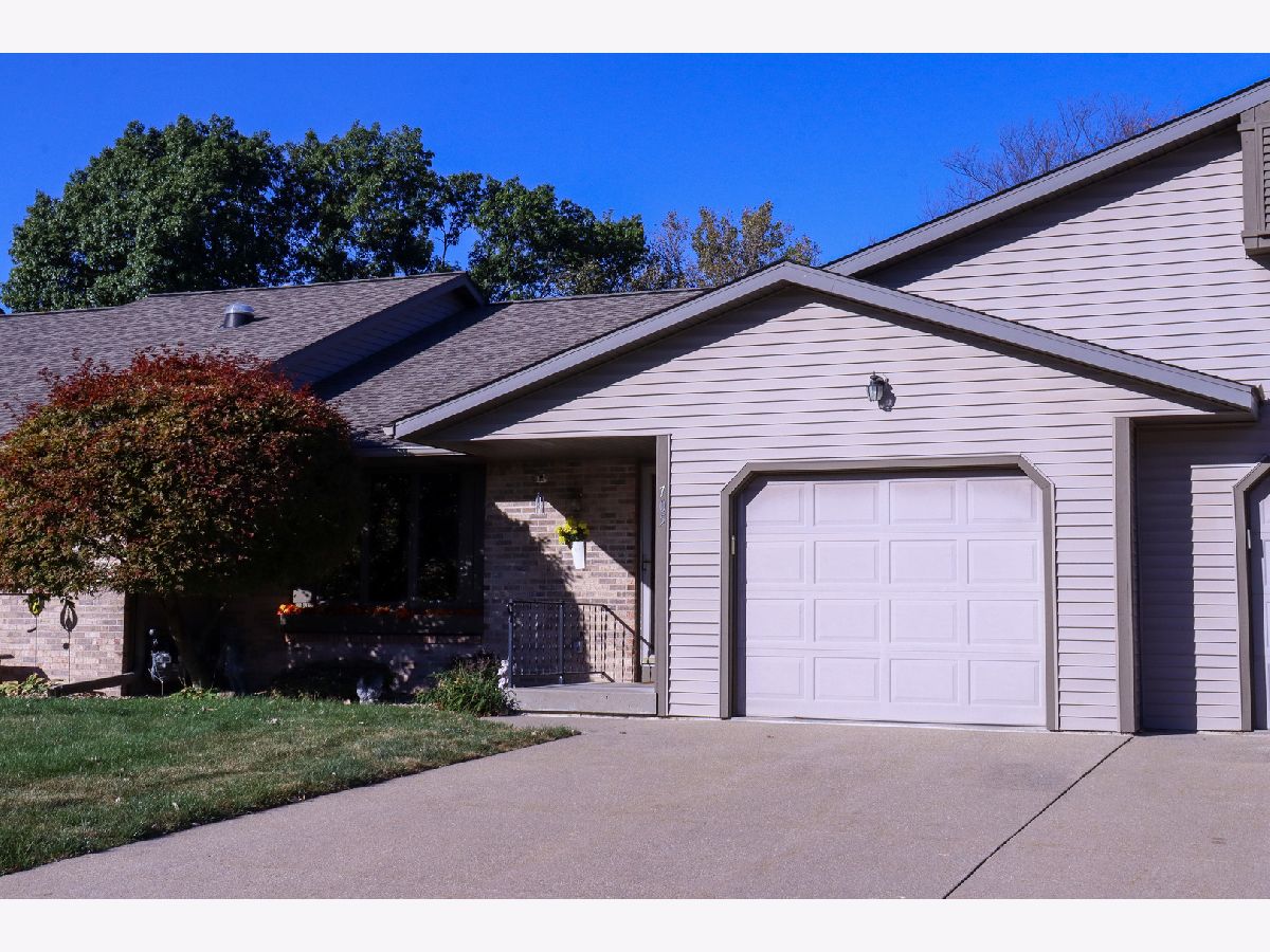  Sold Fulton Illinois, 705 Valley View