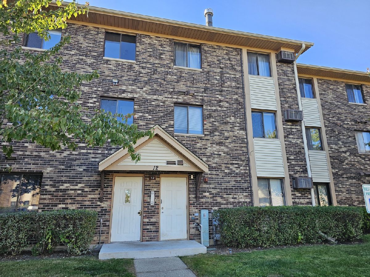 Condominiums Sold Century Park Vernon Hills Illinois, 12 Parkside