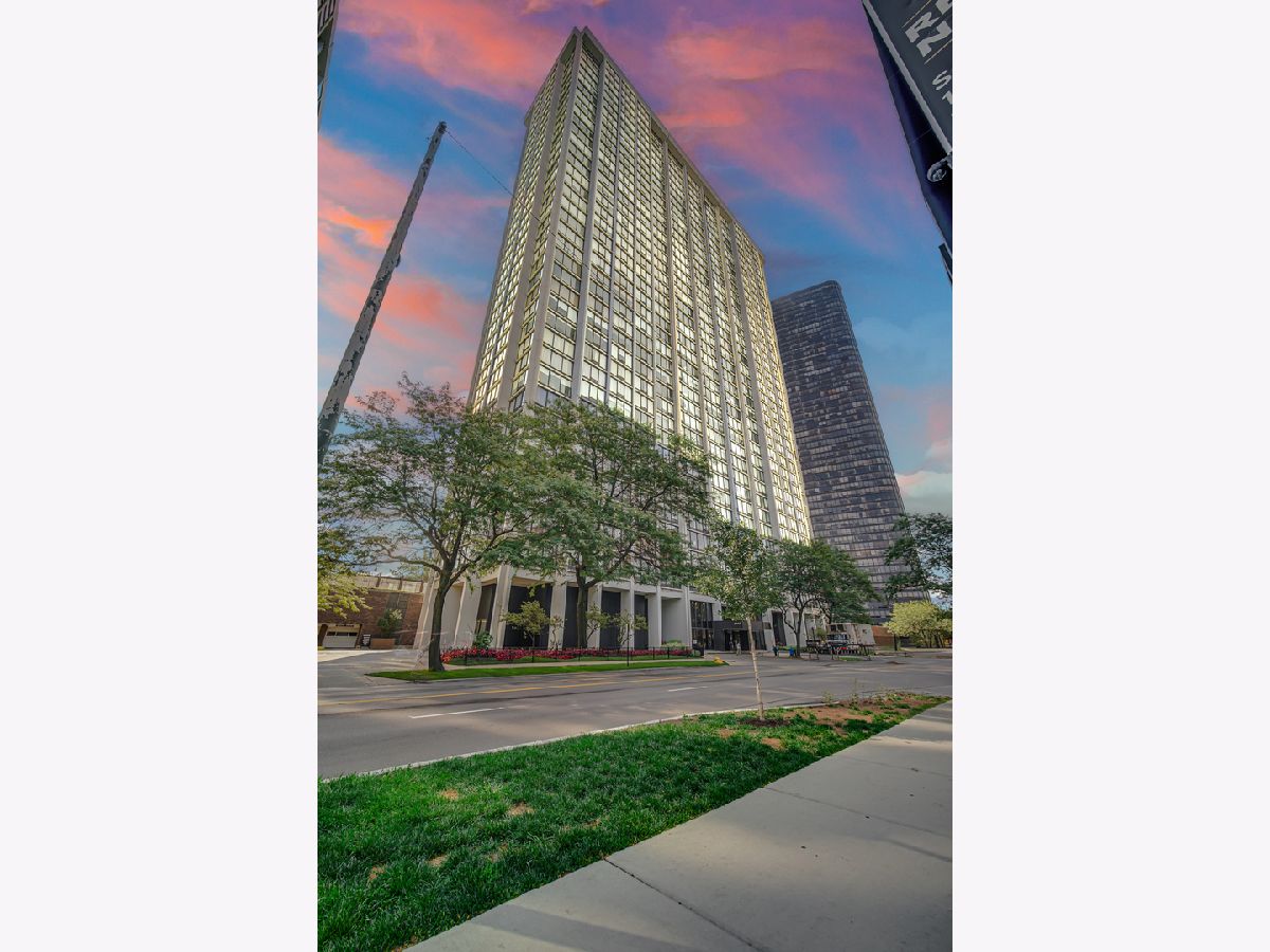 Condominiums Rented Edgewater Plaza Chicago Illinois, 5445 Sheridan