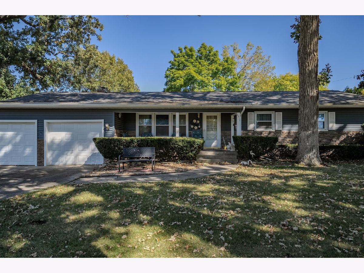 Homes Sold Mcculley Subdivision Pontiac Illinois, 1811 Forestview