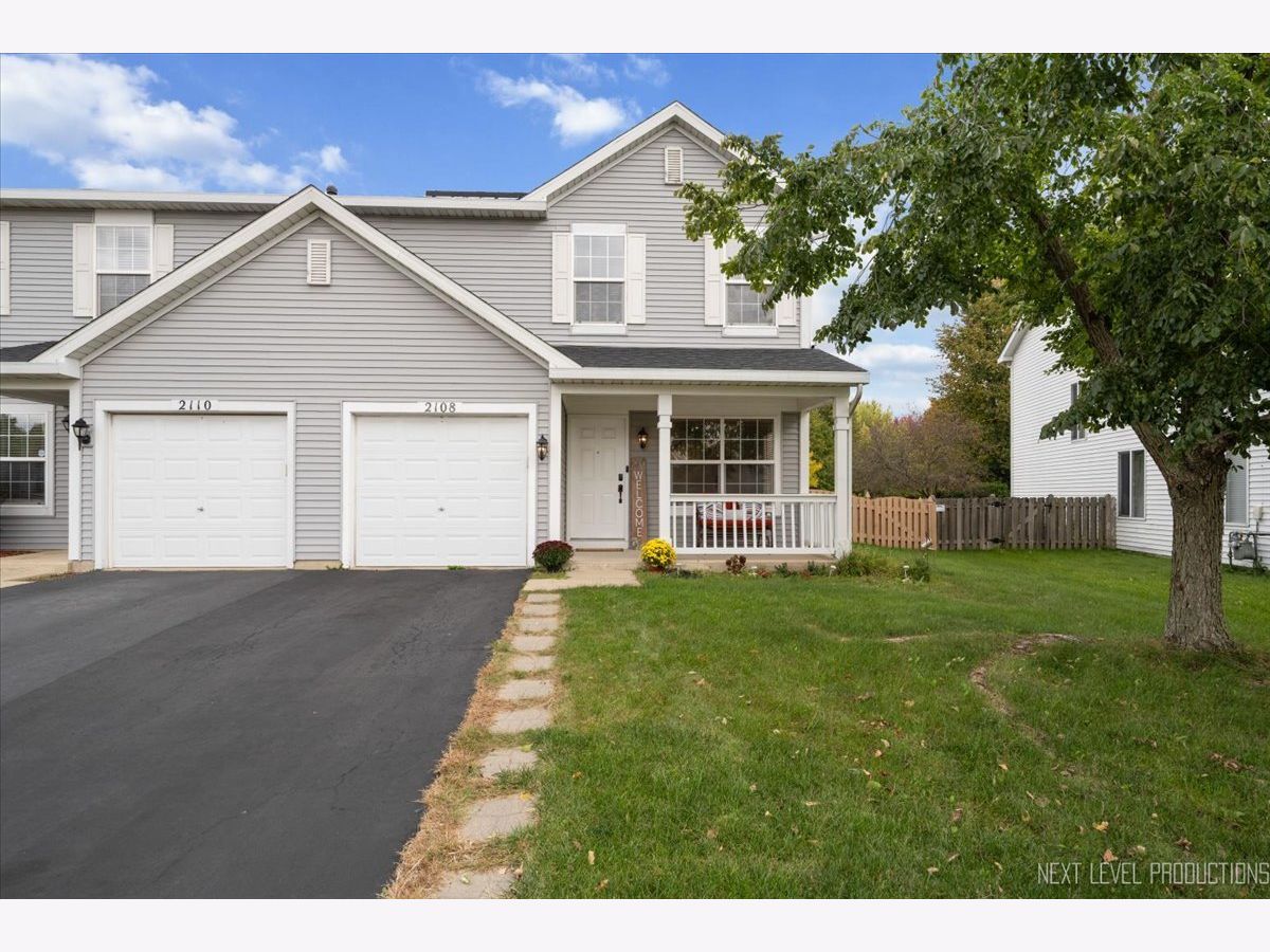 Townhomes & Homes Sold Lakewood Creek Montgomery Illinois, 2108 Rebecca