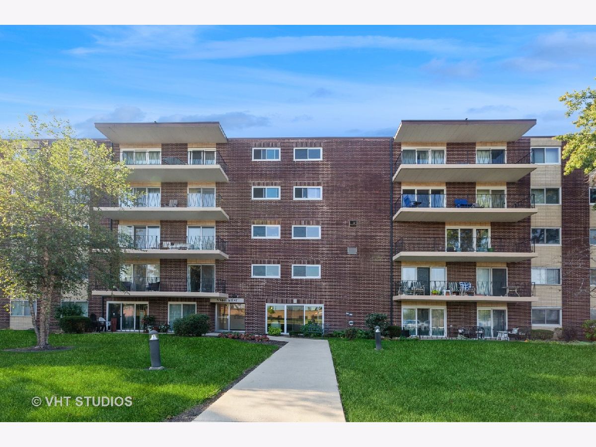 Condominiums Sold Cameo West Downers Grove Illinois, 5300 Walnut
