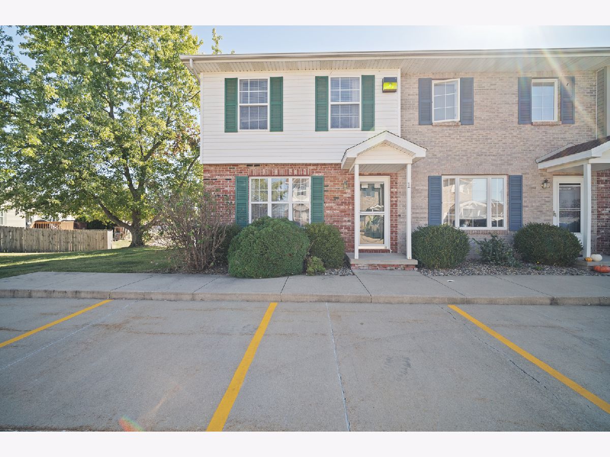 Condos & Townhomes & Homes Sold Prairieview Estates Bloomington Illinois, 5 Andy