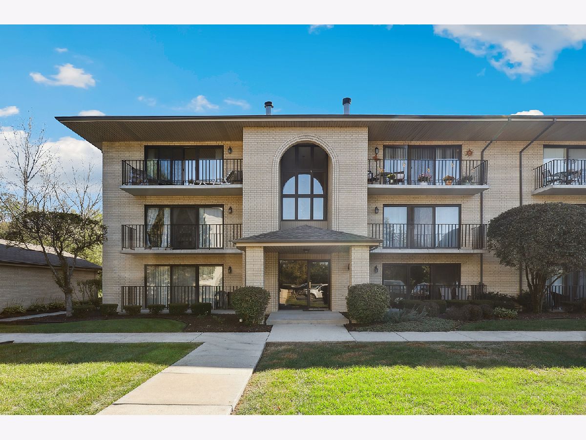 Homes & Condos & Townhomes Sold Chippewa Ridge Alsip Illinois, 5812 College