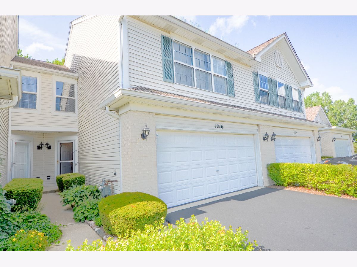 Townhomes & Condos Sold Windham Cove Crystal Lake Illinois, 1216 Hillsborough