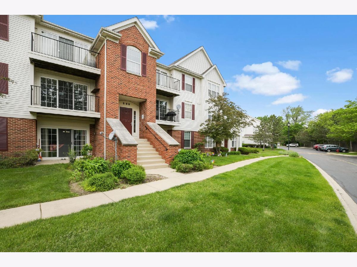 Townhomes & Condos Rented River Mill Crossings Wheeling Illinois, 680 Mill