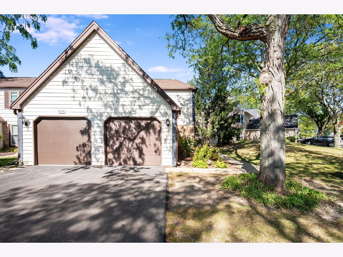 Townhomes Sold Country Oaks Aurora Illinois, 2456 Devonshire