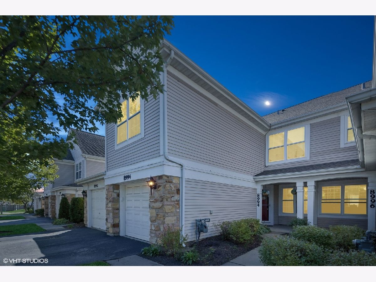 Townhomes Sold Concord Lake Niles Illinois, 8994 Heathwood