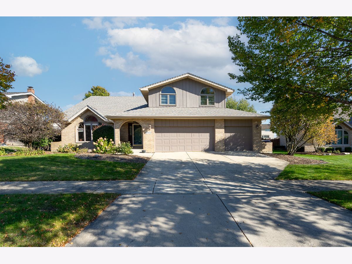 Homes & Townhomes & Condos Sold Brook Hills Orland Park Illinois, 17653 Greenfield
