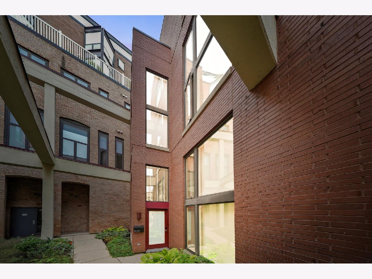 Townhomes & Condos Sold Daily News Townhomes Chicago Illinois, 1209 Cottage