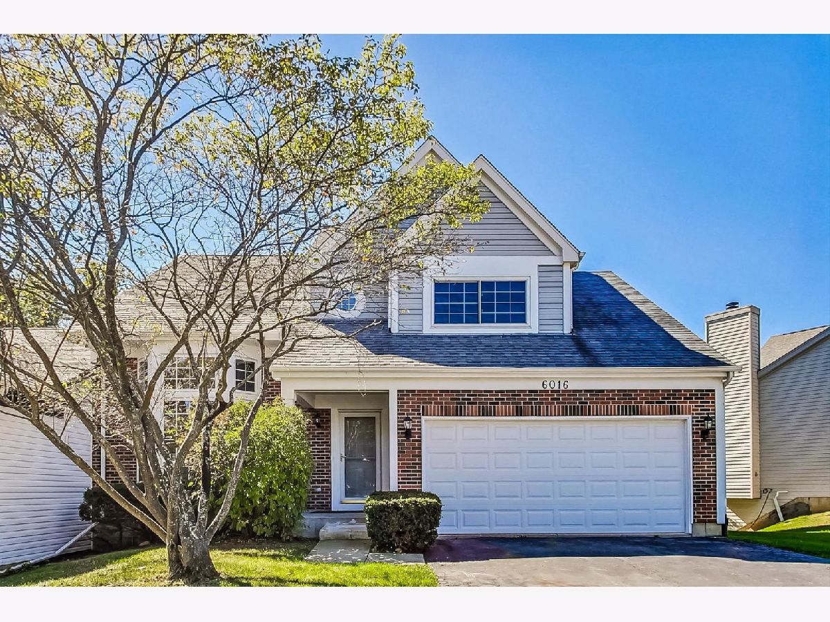 Homes & Condos & Townhomes Sold Fairway Ridge Gurnee Illinois, 6016 Golfview