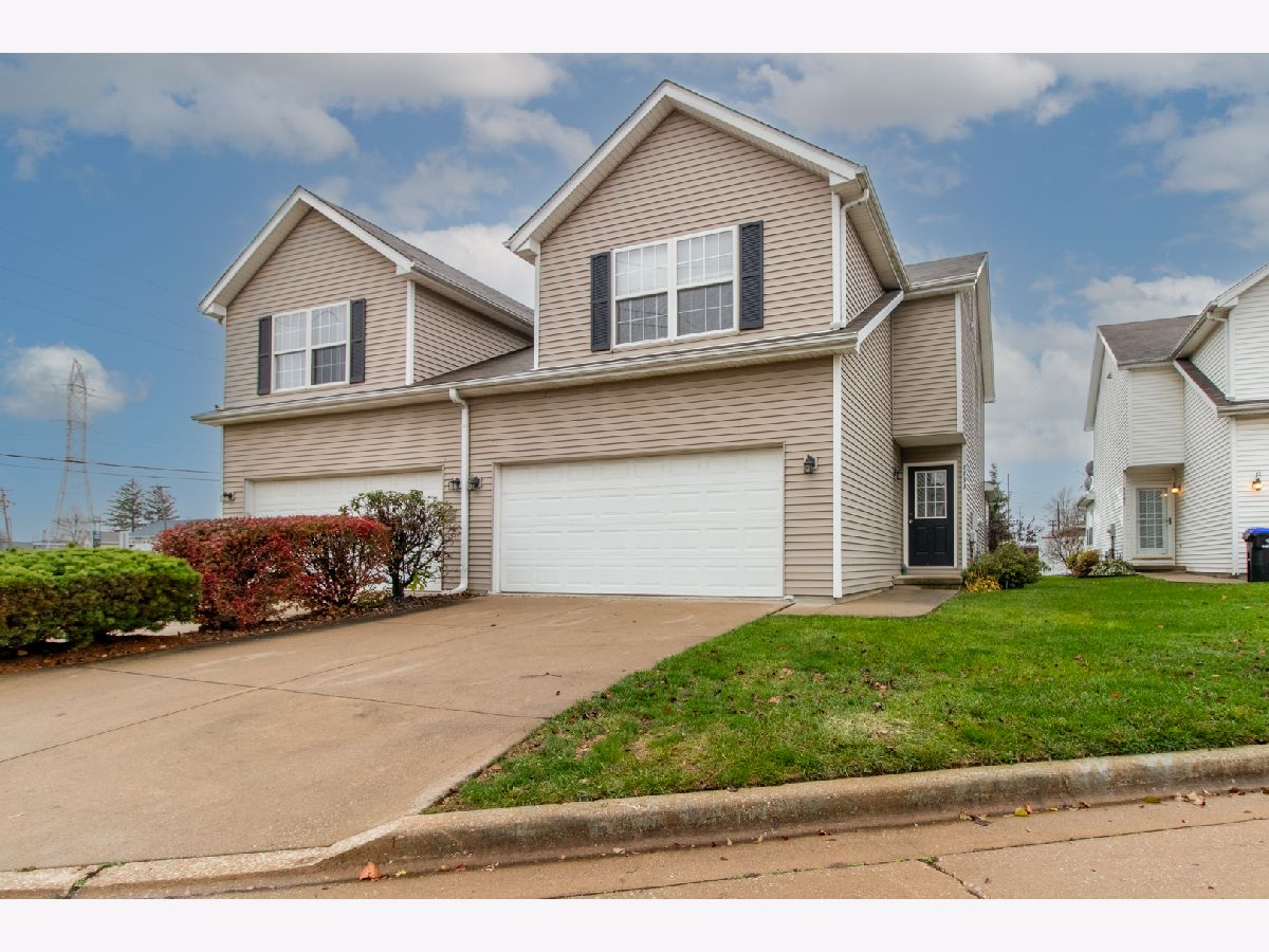 Condos & Townhomes & Homes Sold Links Landing Bloomington Illinois, 1133 Doral