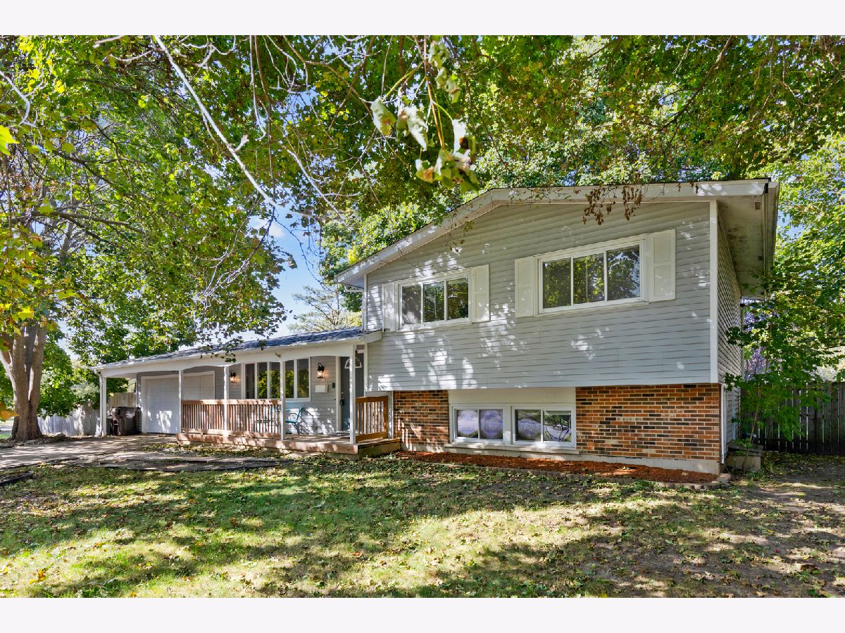 Homes & Condos & Townhomes Sold Coventry Crystal Lake Illinois, 794 Dover