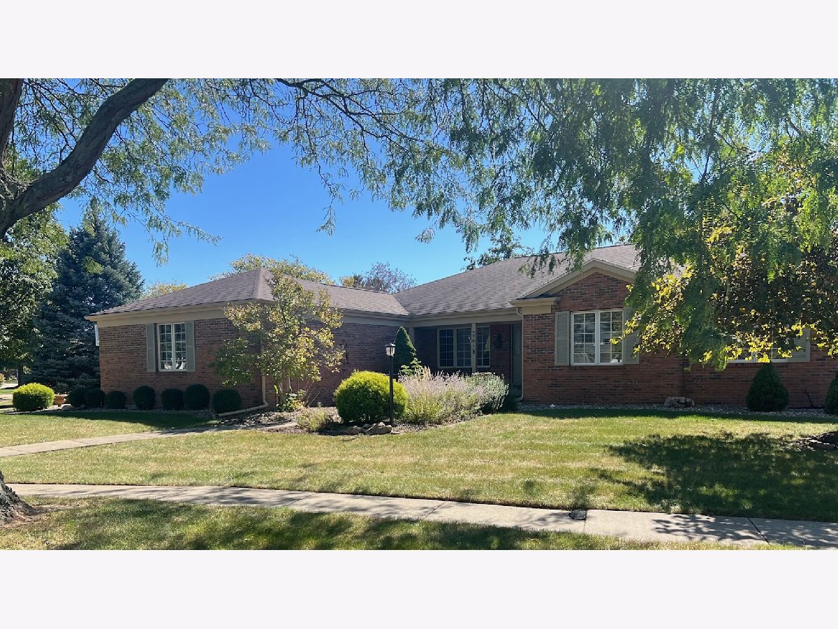 Homes & Condos & Townhomes Sold Cherry Hills Champaign Illinois, 2701 Woodridge